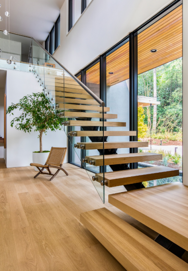 Villa Kayu Modern dengan Tangga Melayang